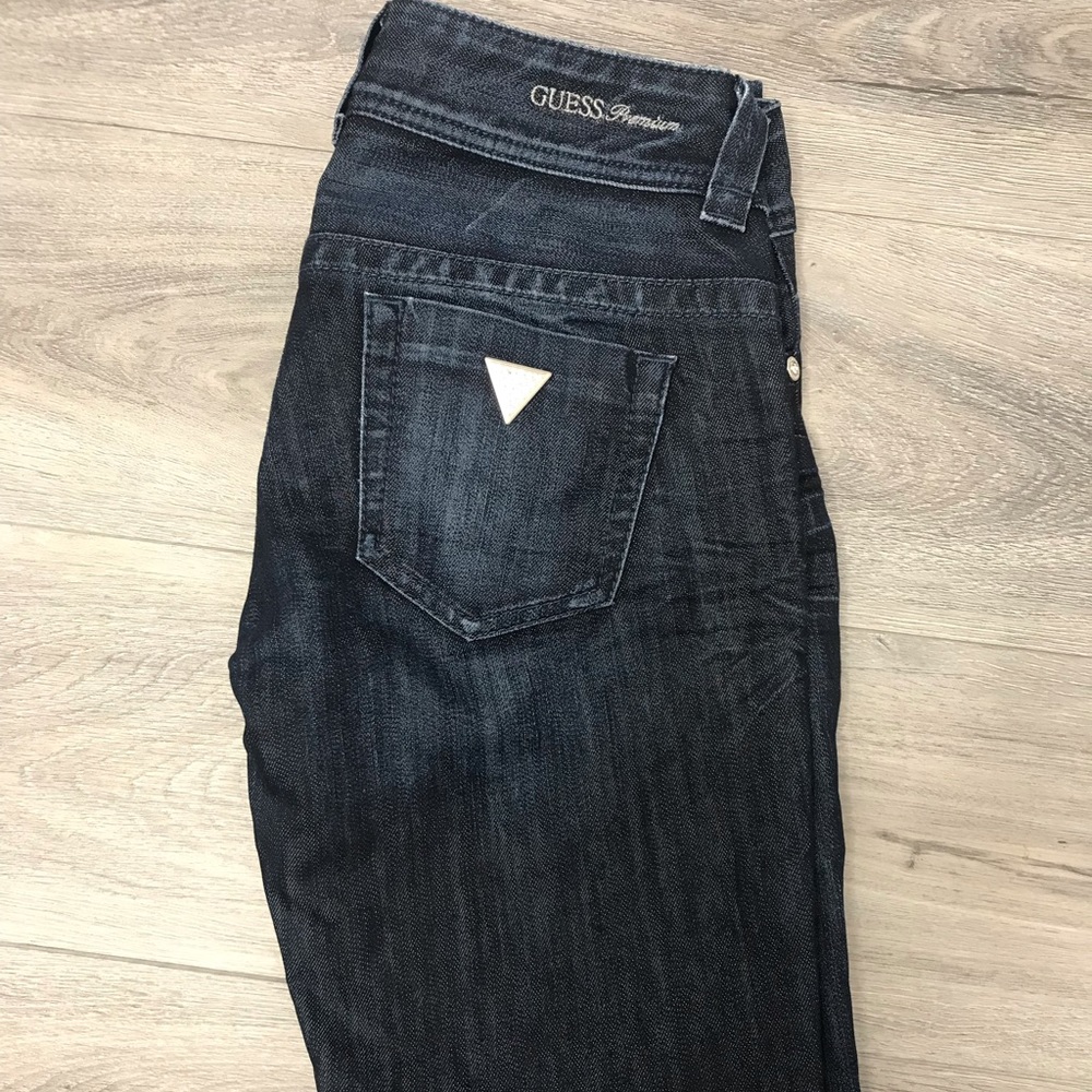 Guess - Picture 5 of 5